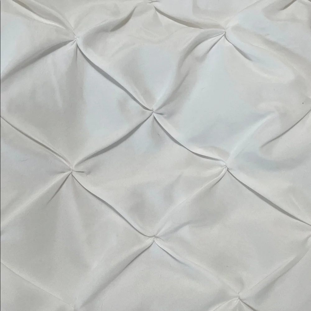 Luxury White Pinch-Pleated Pillow Shams (Set of 2)